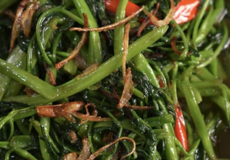 ผักบุ้งผัดซอสกะปิ